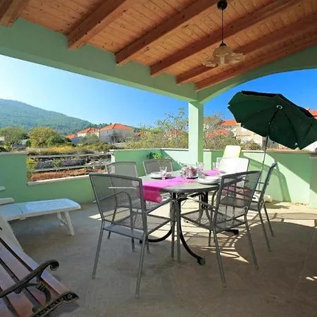 Vakantiehuis House With A Parking Space Vela Luka, Korcula - 21165 *